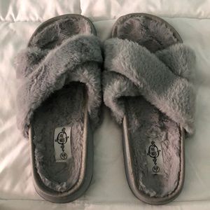 Fuzzy grey slippers